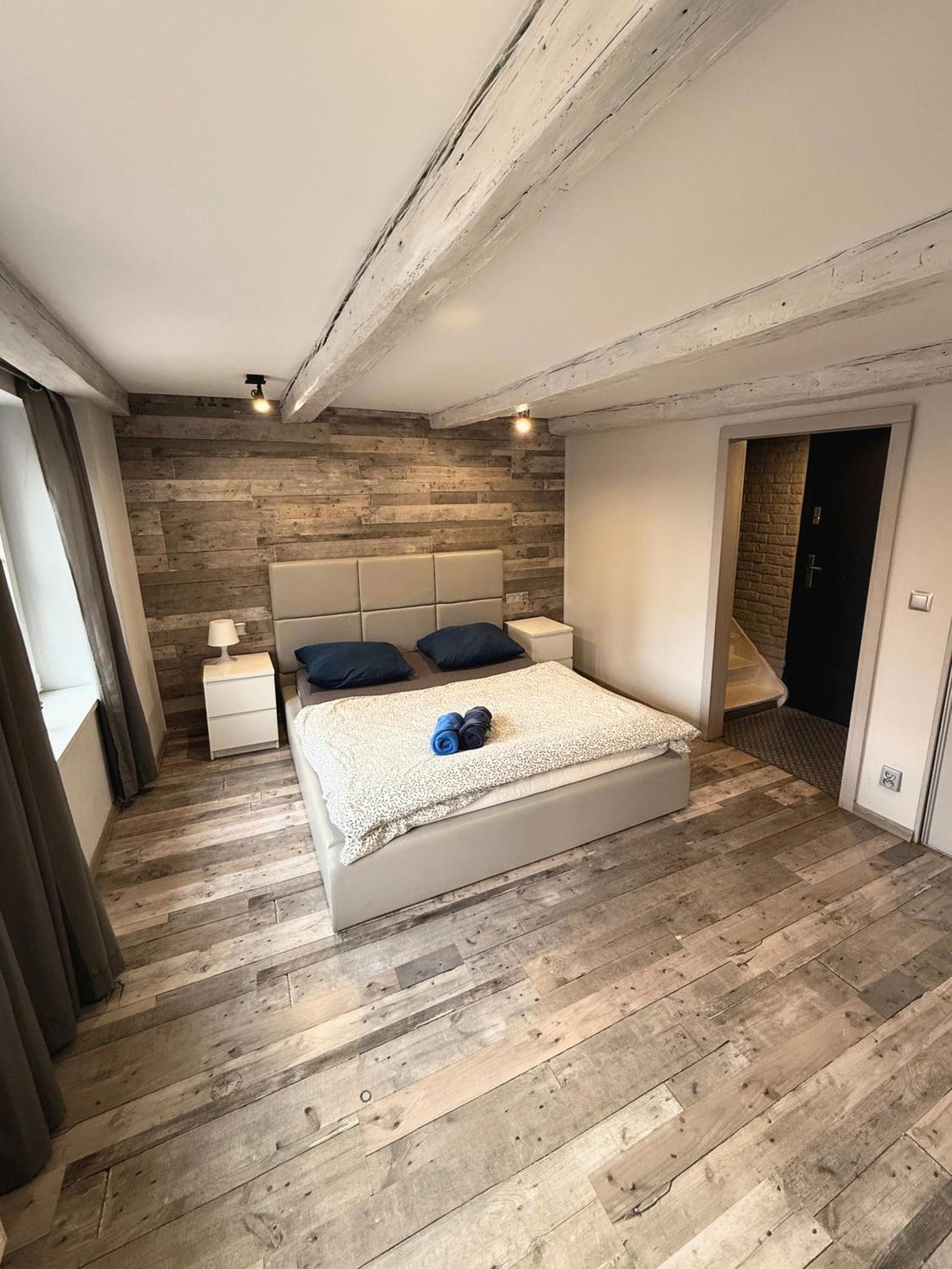 Apartament Z Widokiem Na Pomnik Kopernika - Rynek Staromiejski Thorn Exterior foto